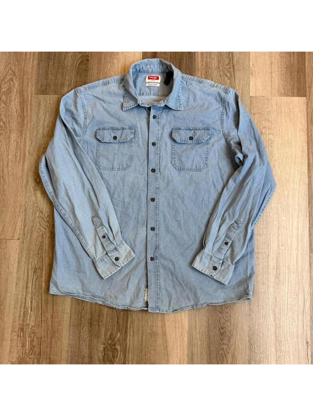 Wrangler XL Light blue denim button up shirt #denim #shirts
